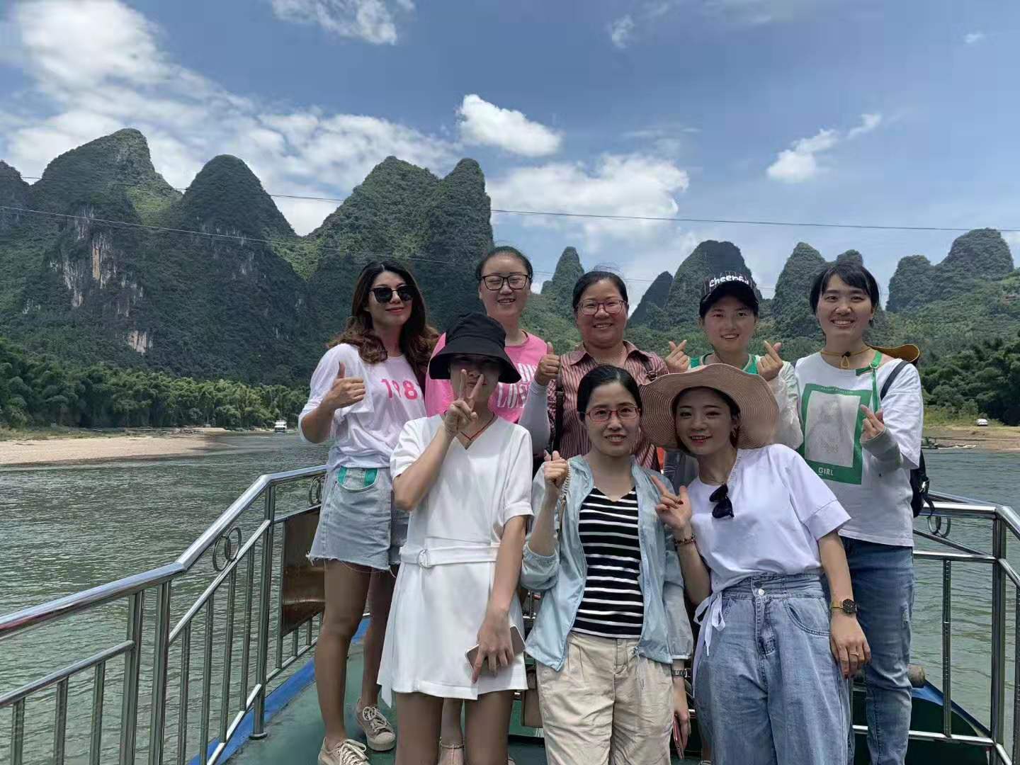 漓江合影7.jpg 漓江合影7.jpg